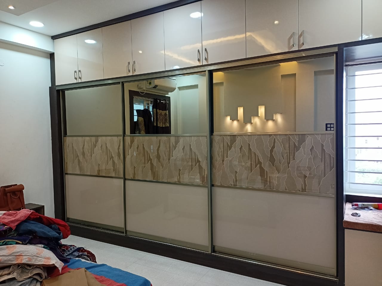 Sliding Wardrobe with Mirror Panel